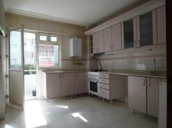 MUHİTTİN MAHALLESİNDE SALİH OMURTAK CADDESİNE YAKIN 3+1 KİRALIK DAİRE 