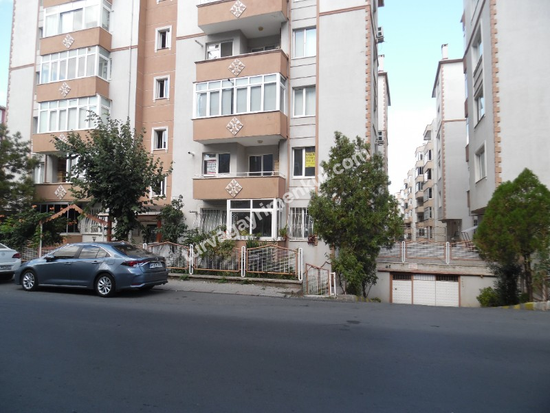 MUHİTTİN MAHALLESİNDE SALİH OMURTAK CADDESİNE YAKIN 3+1 KİRALIK DAİRE 