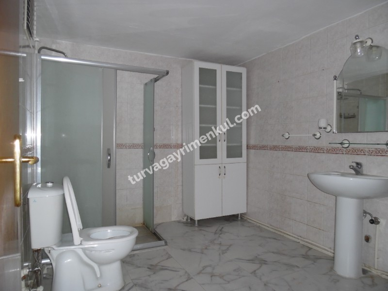MUHİTTİN MAHALLESİNDE SALİH OMURTAK CADDESİNE YAKIN 3+1 KİRALIK DAİRE 