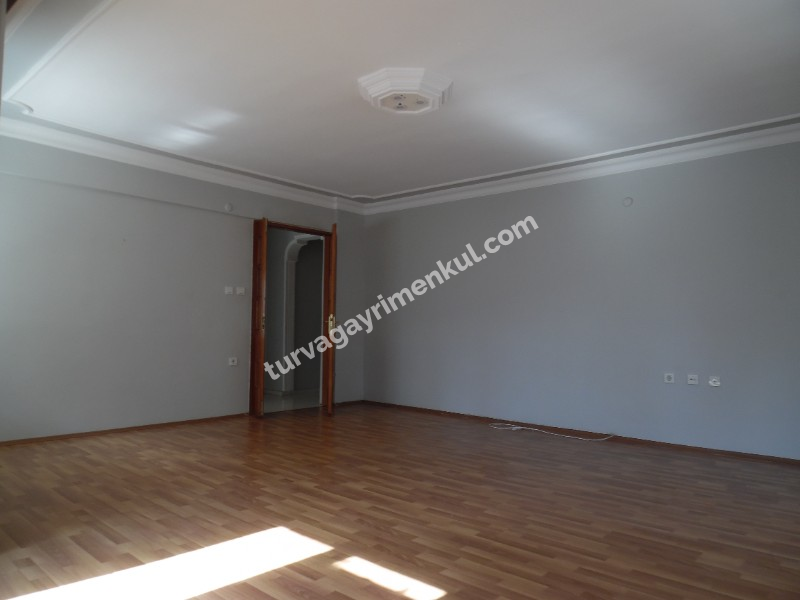 MUHİTTİN MAHALLESİNDE SALİH OMURTAK CADDESİNE YAKIN 3+1 KİRALIK DAİRE 
