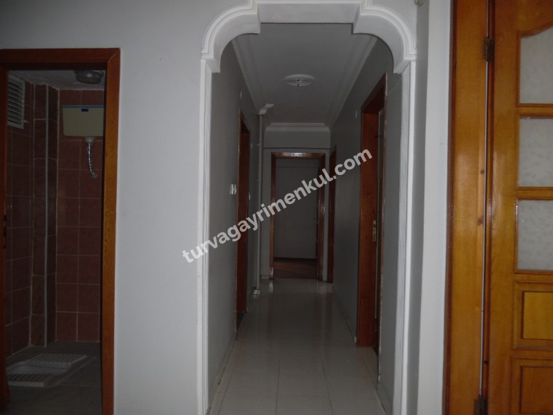 MUHİTTİN MAHALLESİNDE SALİH OMURTAK CADDESİNE YAKIN 3+1 KİRALIK DAİRE 