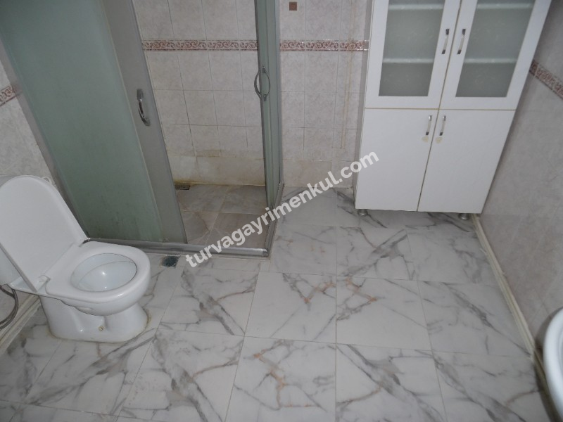 MUHİTTİN MAHALLESİNDE SALİH OMURTAK CADDESİNE YAKIN 3+1 KİRALIK DAİRE 