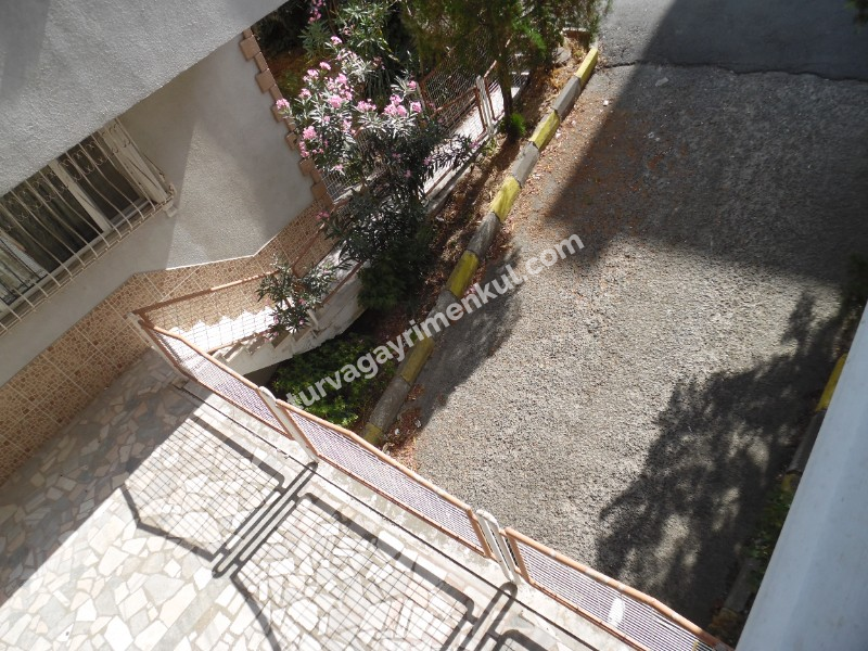 MUHİTTİN MAHALLESİNDE SALİH OMURTAK CADDESİNE YAKIN 3+1 KİRALIK DAİRE 
