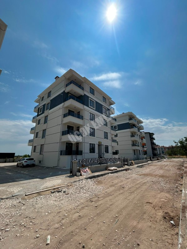 AFYON ÜÇOK EMLAKTAN ALİ İHSAN PAŞA MAH 3+1 110M² SIFIR LÜX SATILIK DAİRE 