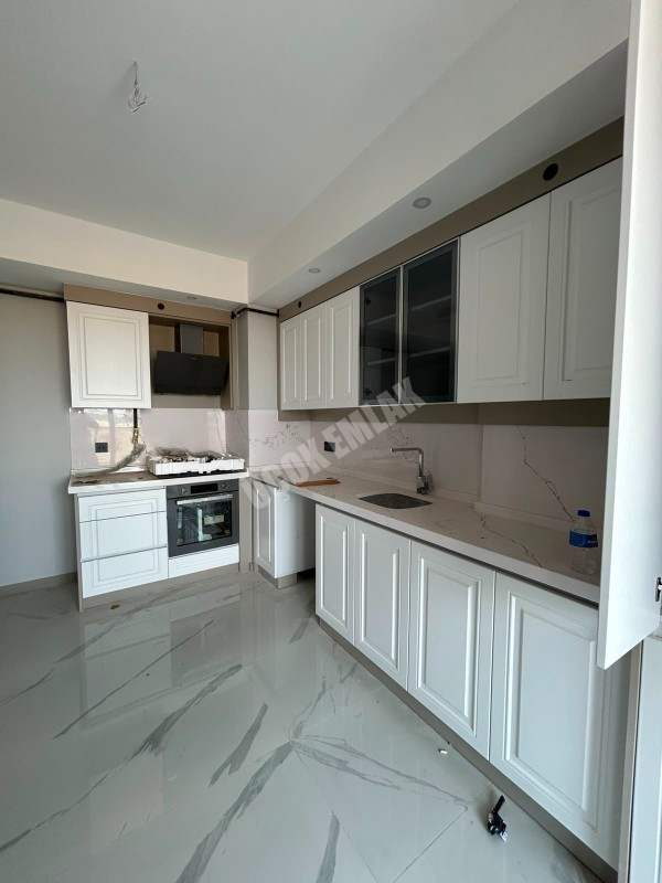AFYON ÜÇOK EMLAKTAN ALİ İHSAN PAŞA MAH 3+1 110M² SIFIR LÜX SATILIK DAİRE 