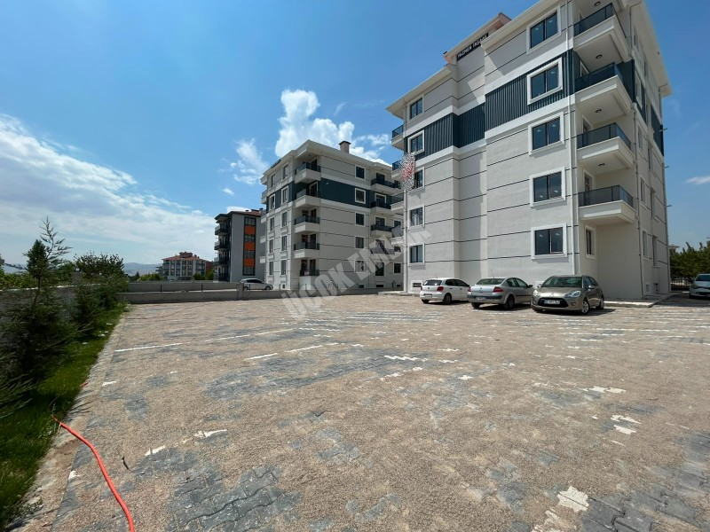 AFYON ÜÇOK EMLAKTAN ALİ İHSAN PAŞA MAH 3+1 110M² SIFIR LÜX SATILIK DAİRE 