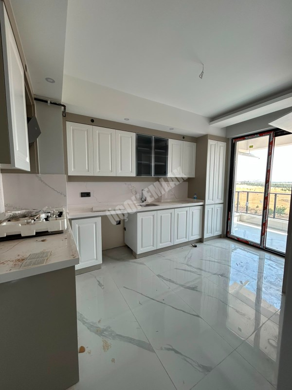 AFYON ÜÇOK EMLAKTAN ALİ İHSAN PAŞA MAH 3+1 110M² SIFIR LÜX SATILIK DAİRE 