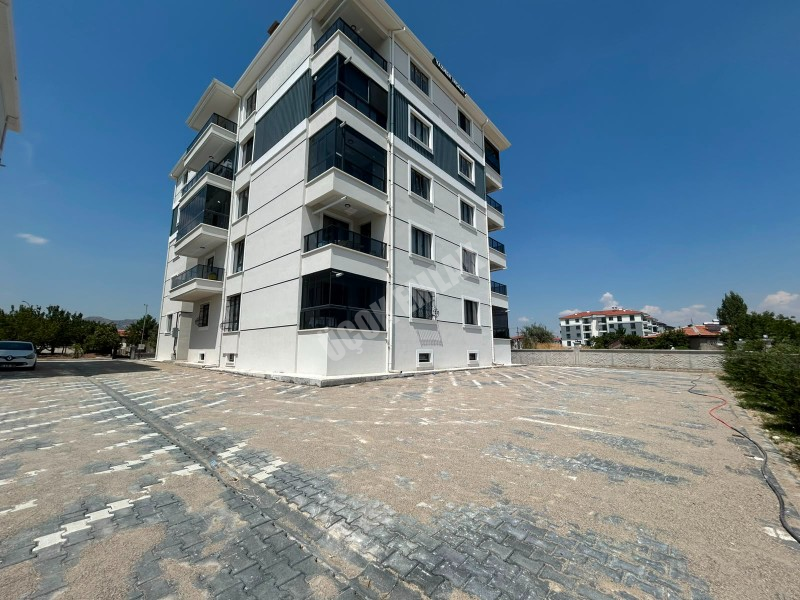 AFYON ÜÇOK EMLAKTAN ALİ İHSAN PAŞA MAH 3+1 110M² SIFIR LÜX SATILIK DAİRE 