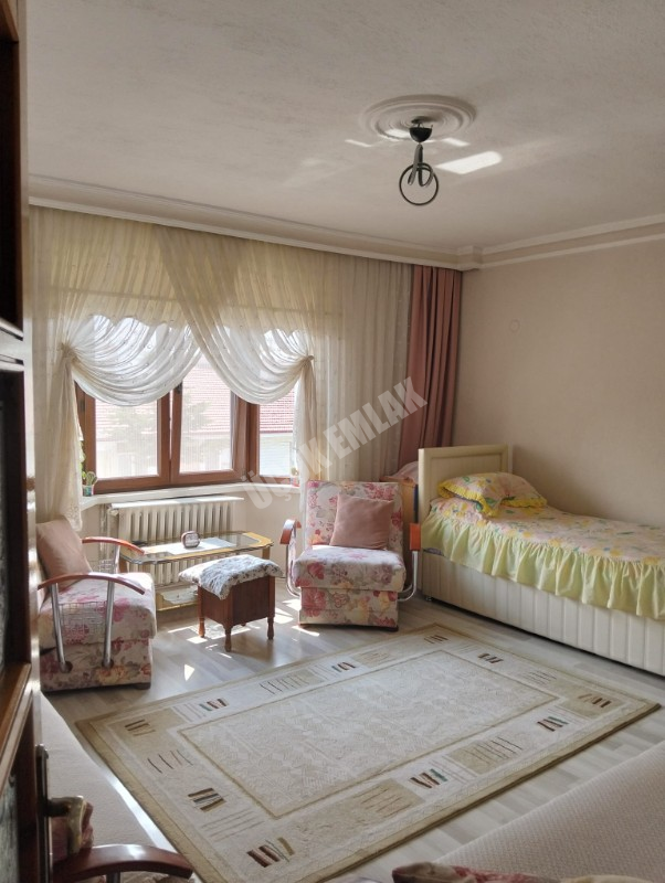 * AFYON ÜÇOK EMLAKTAN ESENTEPE MAH 3+1 135M² TEMİZ BAKIMLI SATILIK DAİRE * 