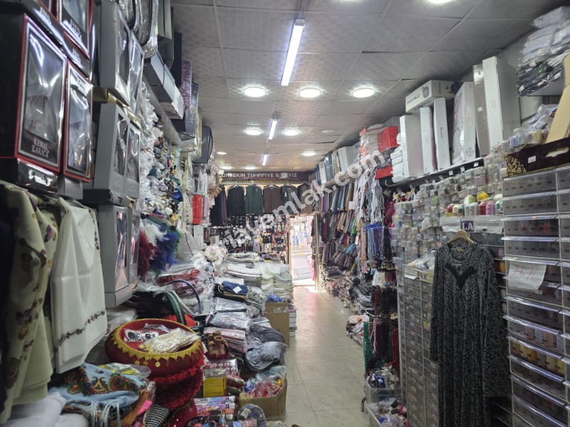 CUMHURİYET MAHALLESİ ESKİ VAN CADDESİ’NDE SATILIK 2 KATLI 150 M² TİCARİ DÜKKAN