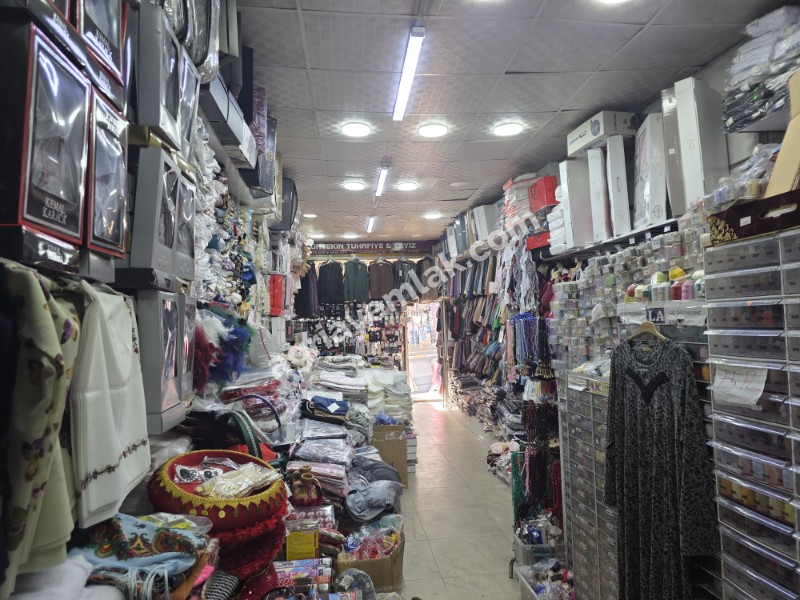 CUMHURİYET MAHALLESİ ESKİ VAN CADDESİ’NDE SATILIK 2 KATLI 150 M² TİCARİ DÜKKAN