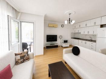 Didim Efeler Mahallesi Akdeniz Caddesi’nde Satılık 2+1 Daire