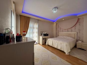 Elmas'tan Sahile Yakın, Havuzlu, Doğalgazlı, Manzaralı Ekstrası Bol
