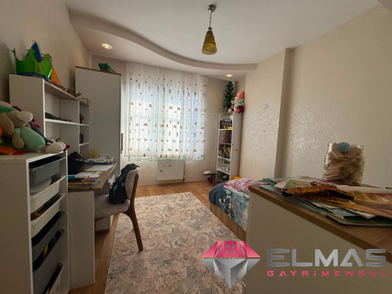 Elmas'tan Sahile Yakın, Havuzlu, Doğalgazlı, Manzaralı Ekstrası Bol