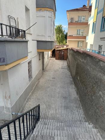 GÜVENAY - ÇORUM GÜLABİBEY AŞIKLAR TEPESİ CİVARI 1+1 SATILIK DAİRE 