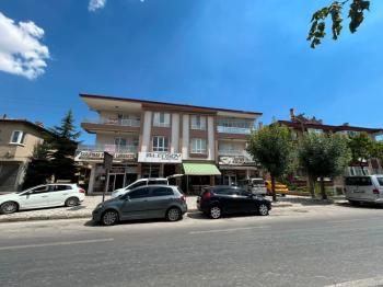 AFYON ÜÇOK EMLAKTAN ESENTEPE MAH SATILIK 3+1 CADDE ÜZERİ BAKIMLI LÜX DAİRE