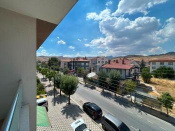 AFYON ÜÇOK EMLAKTAN ESENTEPE MAH SATILIK 3+1 CADDE ÜZERİ BAKIMLI LÜX DAİRE