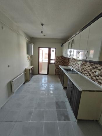 AFYON ÜÇOK EMLAKTAN UYDUKENT OTOGAR TOKİ DE KİRALIK 3+1 BAKIMLI GENİŞ DAİRE