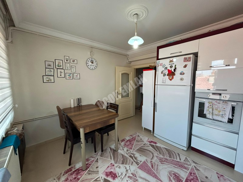 AFYON ÜÇOK EMLAKTAN ESENTEPE MAH SATILIK 3+1 CADDE ÜZERİ BAKIMLI LÜX DAİRE