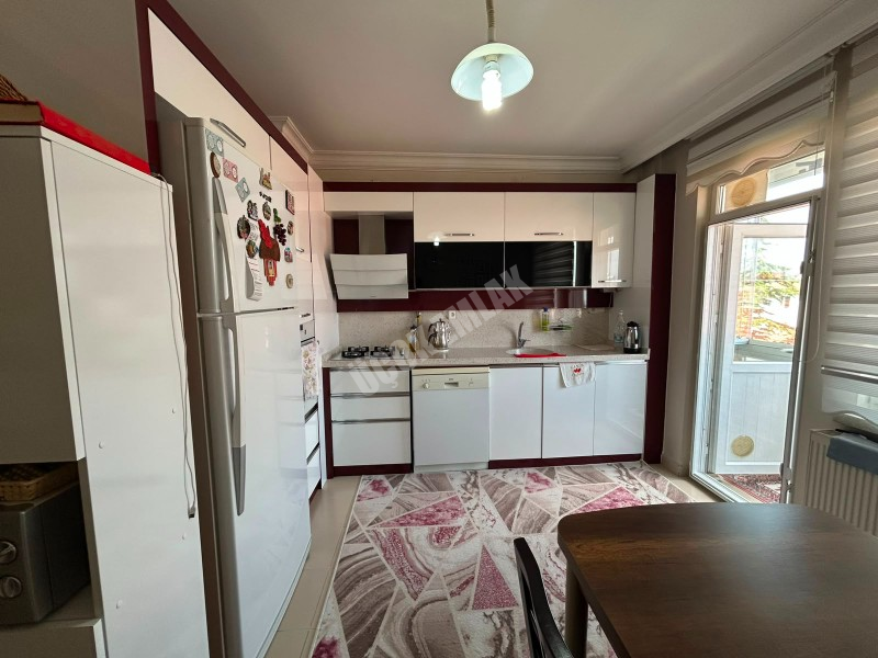 AFYON ÜÇOK EMLAKTAN ESENTEPE MAH SATILIK 3+1 CADDE ÜZERİ BAKIMLI LÜX DAİRE