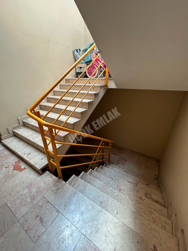 AFYON ÜÇOK EMLAKTAN ESENTEPE MAH SATILIK 3+1 CADDE ÜZERİ BAKIMLI LÜX DAİRE