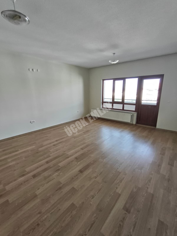 AFYON ÜÇOK EMLAKTAN UYDUKENT OTOGAR TOKİ DE KİRALIK 3+1 BAKIMLI GENİŞ DAİRE