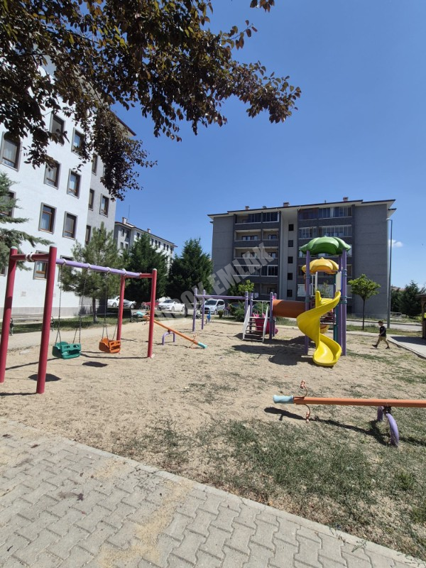 AFYON ÜÇOK EMLAKTAN UYDUKENT OTOGAR TOKİ DE KİRALIK 3+1 BAKIMLI GENİŞ DAİRE