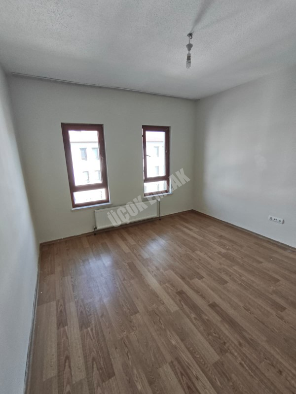 AFYON ÜÇOK EMLAKTAN UYDUKENT OTOGAR TOKİ DE KİRALIK 3+1 BAKIMLI GENİŞ DAİRE