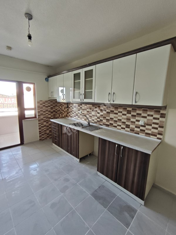 AFYON ÜÇOK EMLAKTAN UYDUKENT OTOGAR TOKİ DE KİRALIK 3+1 BAKIMLI GENİŞ DAİRE