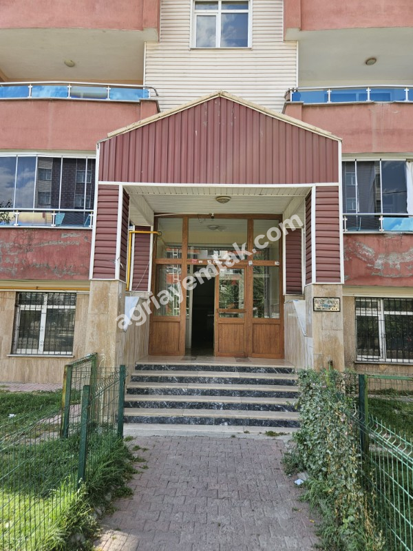 FIRAT MAHALLESİ MERKEZİ LOKASYONDA SATILIK GENİŞ 4+1 DAİRE