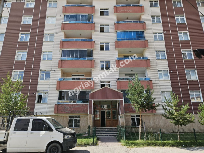 FIRAT MAHALLESİ MERKEZİ LOKASYONDA SATILIK GENİŞ 4+1 DAİRE