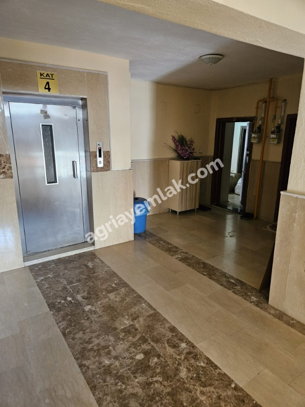 FIRAT MAHALLESİ MERKEZİ LOKASYONDA SATILIK GENİŞ 4+1 DAİRE