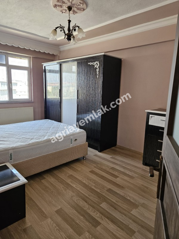 FIRAT MAHALLESİ MERKEZİ LOKASYONDA SATILIK GENİŞ 4+1 DAİRE