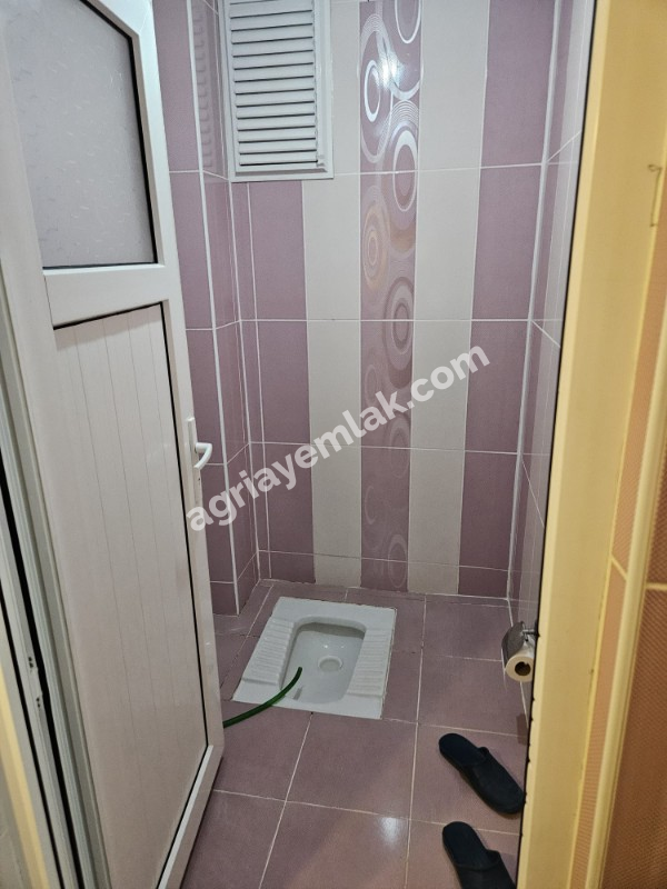 FIRAT MAHALLESİ MERKEZİ LOKASYONDA SATILIK GENİŞ 4+1 DAİRE