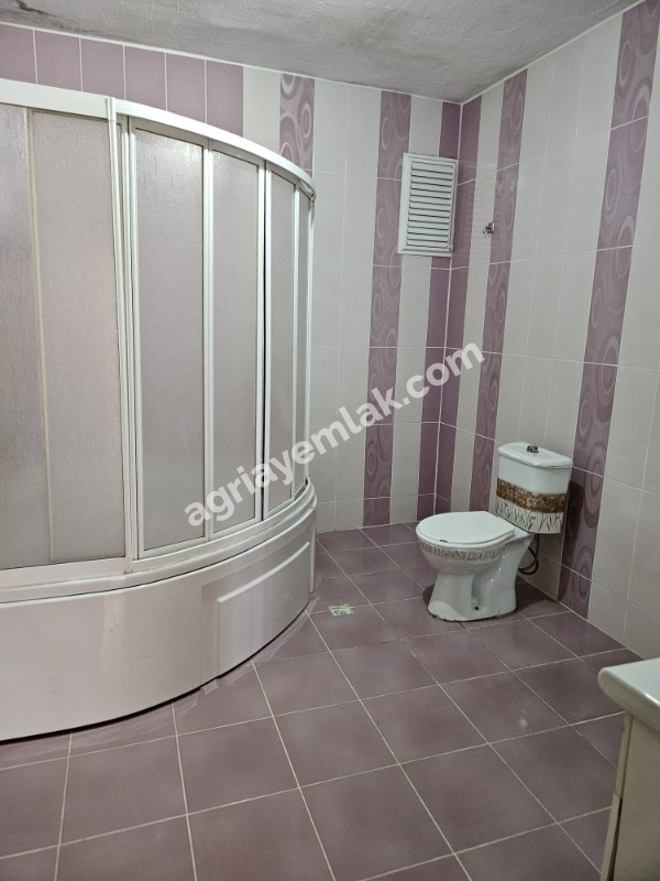 FIRAT MAHALLESİ MERKEZİ LOKASYONDA SATILIK GENİŞ 4+1 DAİRE