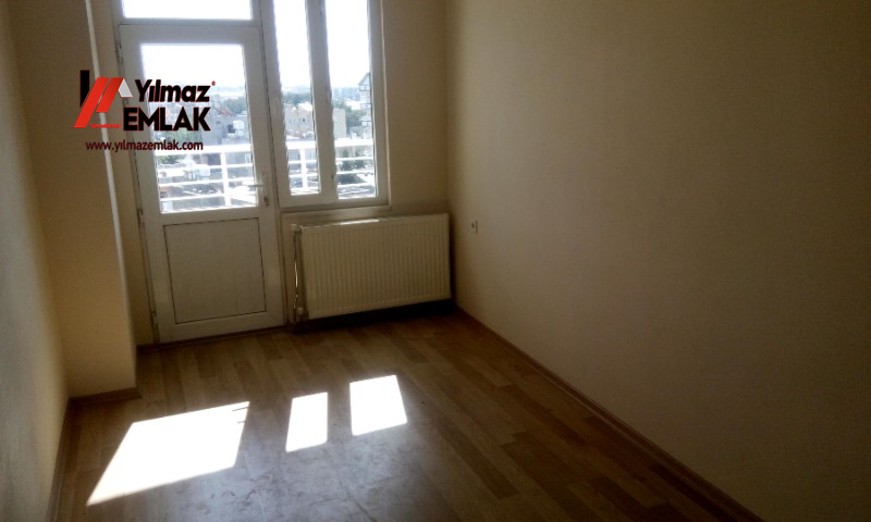 YILMAZ EMLAK'TAN KAHTA TEDAŞ KAVŞAĞINDA KİRALIK 3+1 DAİRE