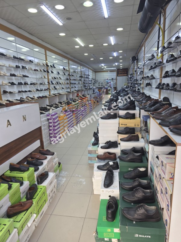 CUMHURİYET CADDESİNDE SATILIK PRESTİJLİ 129 M2 TİCARİ DÜKKAN