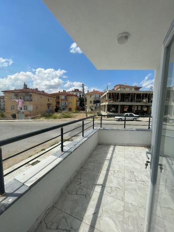 GÜVENAY - ÇORUM GÜLABİBEY MAHALLESİ KAPAKLI'DA SATILIK 2+1 SIFIR DAİRE