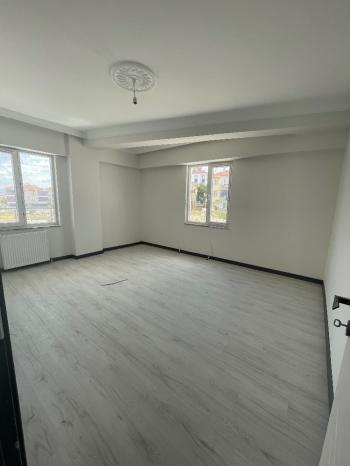 GÜVENAY - ÇORUM GÜLABİBEY MAHALLESİ KAPAKLI'DA SATILIK 2+1 SIFIR DAİRE