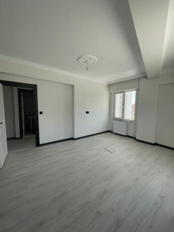 GÜVENAY - ÇORUM GÜLABİBEY MAHALLESİ KAPAKLI'DA SATILIK 2+1 SIFIR DAİRE