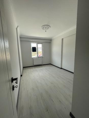 GÜVENAY - ÇORUM GÜLABİBEY MAHALLESİ KAPAKLI'DA SATILIK 2+1 SIFIR DAİRE
