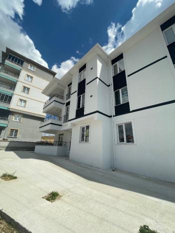 GÜVENAY - ÇORUM GÜLABİBEY MAHALLESİ KAPAKLI'DA SATILIK 2+1 SIFIR DAİRE