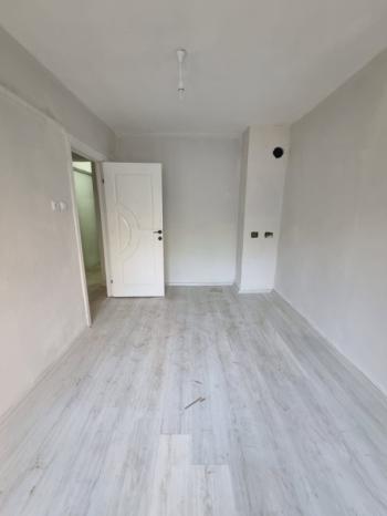 * AFYON ÜÇOK EMLAKTAN MECİDİYE MAH 1+1 60M² TEMİZ BAKIMLI SATILIK DAİRE * 