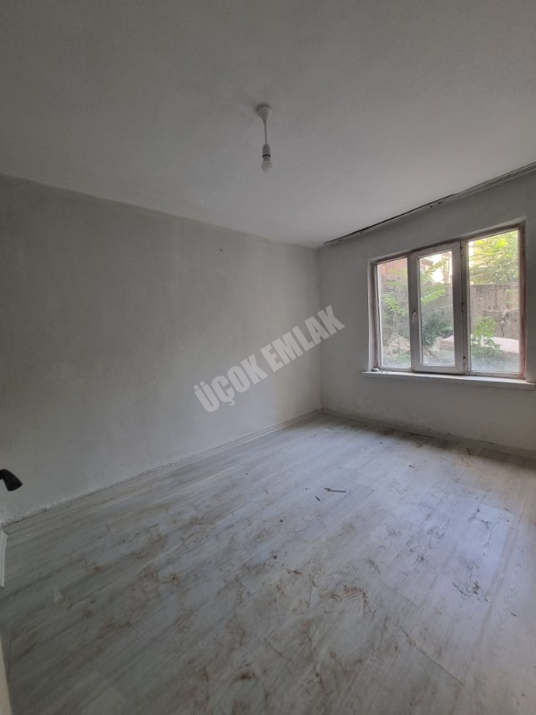 * AFYON ÜÇOK EMLAKTAN MECİDİYE MAH 1+1 60M² TEMİZ BAKIMLI SATILIK DAİRE * 