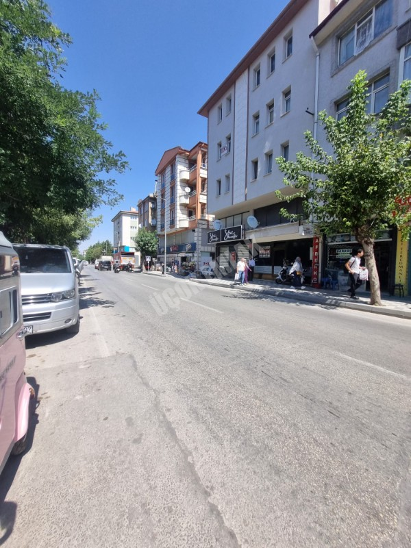 * AFYON ÜÇOK EMLAKTAN MECİDİYE MAH 1+1 60M² TEMİZ BAKIMLI SATILIK DAİRE * 