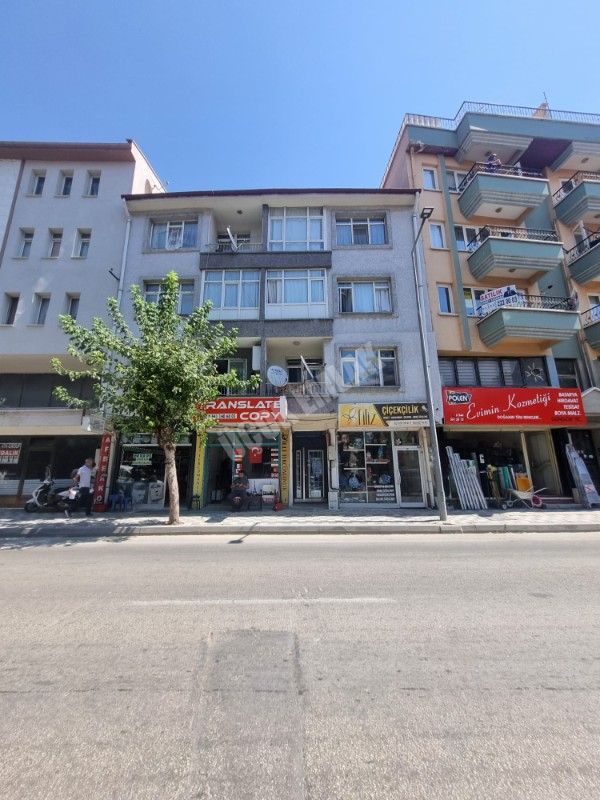 * AFYON ÜÇOK EMLAKTAN MECİDİYE MAH 1+1 60M² TEMİZ BAKIMLI SATILIK DAİRE * 