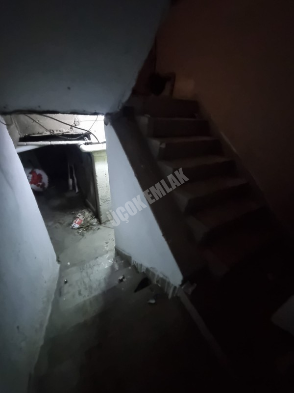 * AFYON ÜÇOK EMLAKTAN MECİDİYE MAH 1+1 60M² TEMİZ BAKIMLI SATILIK DAİRE * 