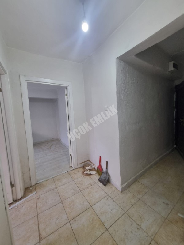 * AFYON ÜÇOK EMLAKTAN MECİDİYE MAH 1+1 60M² TEMİZ BAKIMLI SATILIK DAİRE * 