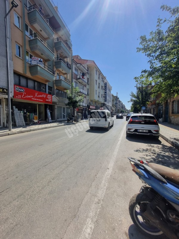 * AFYON ÜÇOK EMLAKTAN MECİDİYE MAH 1+1 60M² TEMİZ BAKIMLI SATILIK DAİRE * 