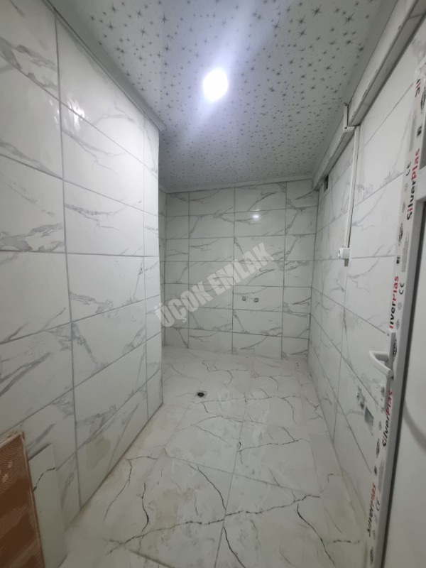 * AFYON ÜÇOK EMLAKTAN MECİDİYE MAH 1+1 60M² TEMİZ BAKIMLI SATILIK DAİRE * 
